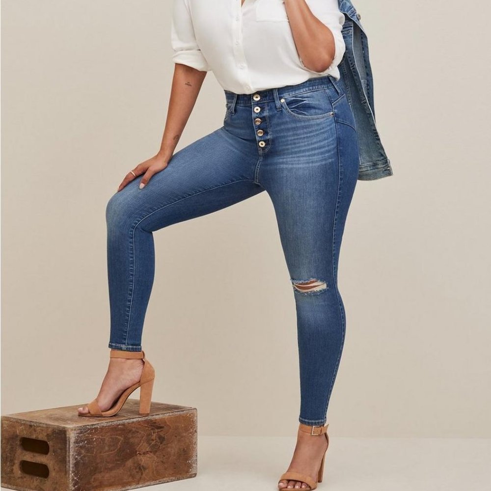 ❤️NWT VINTAGE TORRID JEANS - BOMBSHELL SKINNY - HIGH RISE - DISTRESSED PLUS SIZE - Picture 13 of 16